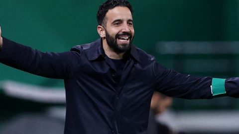 Ruben Amorim Buka Suara Usai AC Milan Dibantai Bournemouth 0-3, Soroti Penalti dan Kartu Merah Maignan