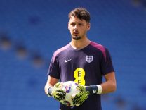 James Trafford Disebut Mirip David Seaman dan Jordan Pickford, Leeds United Diminta Tak Khawatir